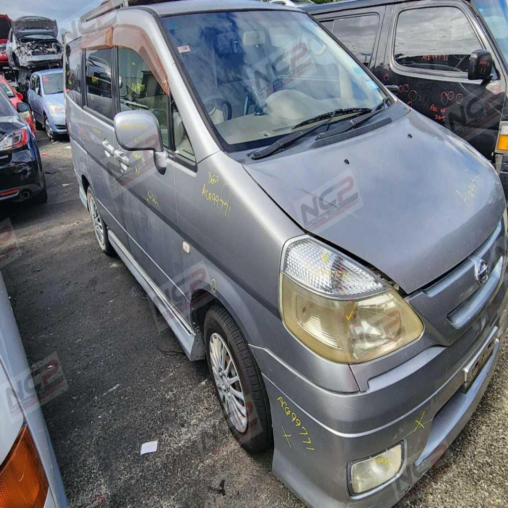 2004 Nissan Serena