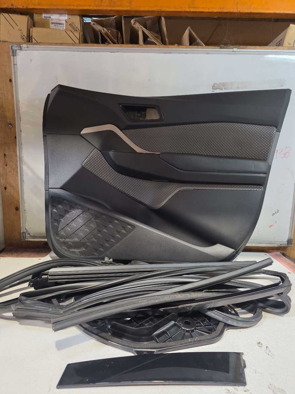 C-HR · NGX10