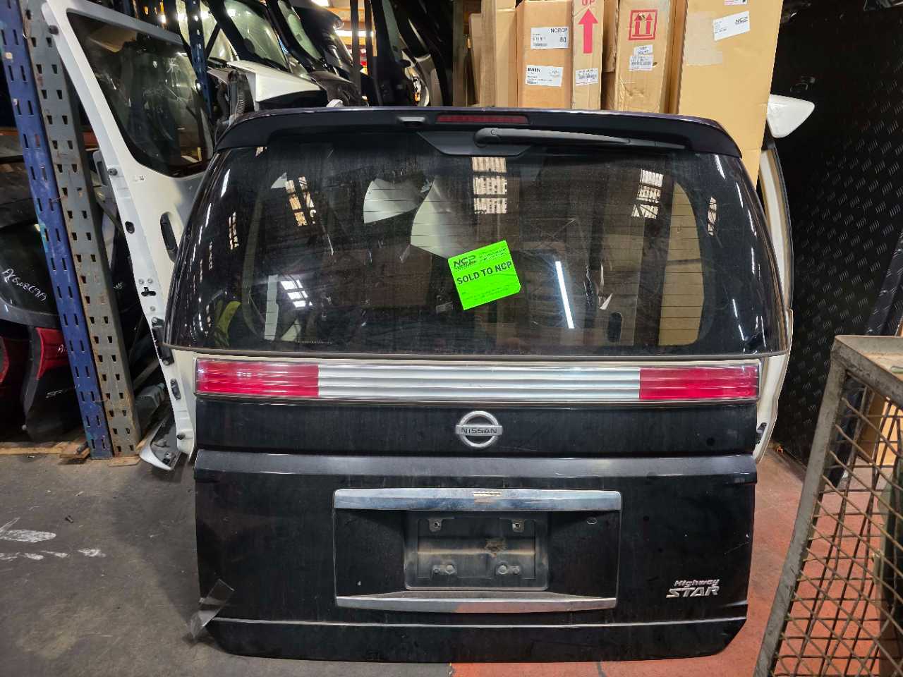 Elgrand · E51 06/02-05/10