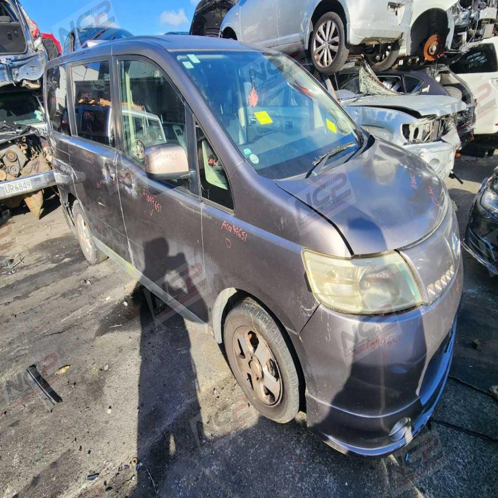 2005 Nissan Serena