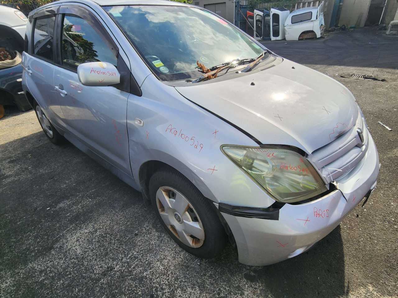 2005 Toyota Ist