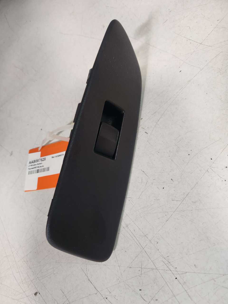 Auris · ZRE152