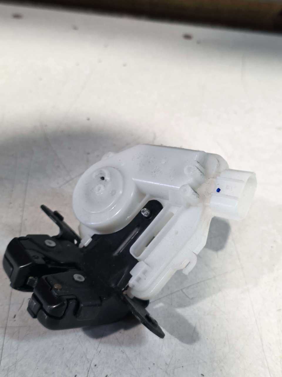 Yaris · NCP90 10/05-on