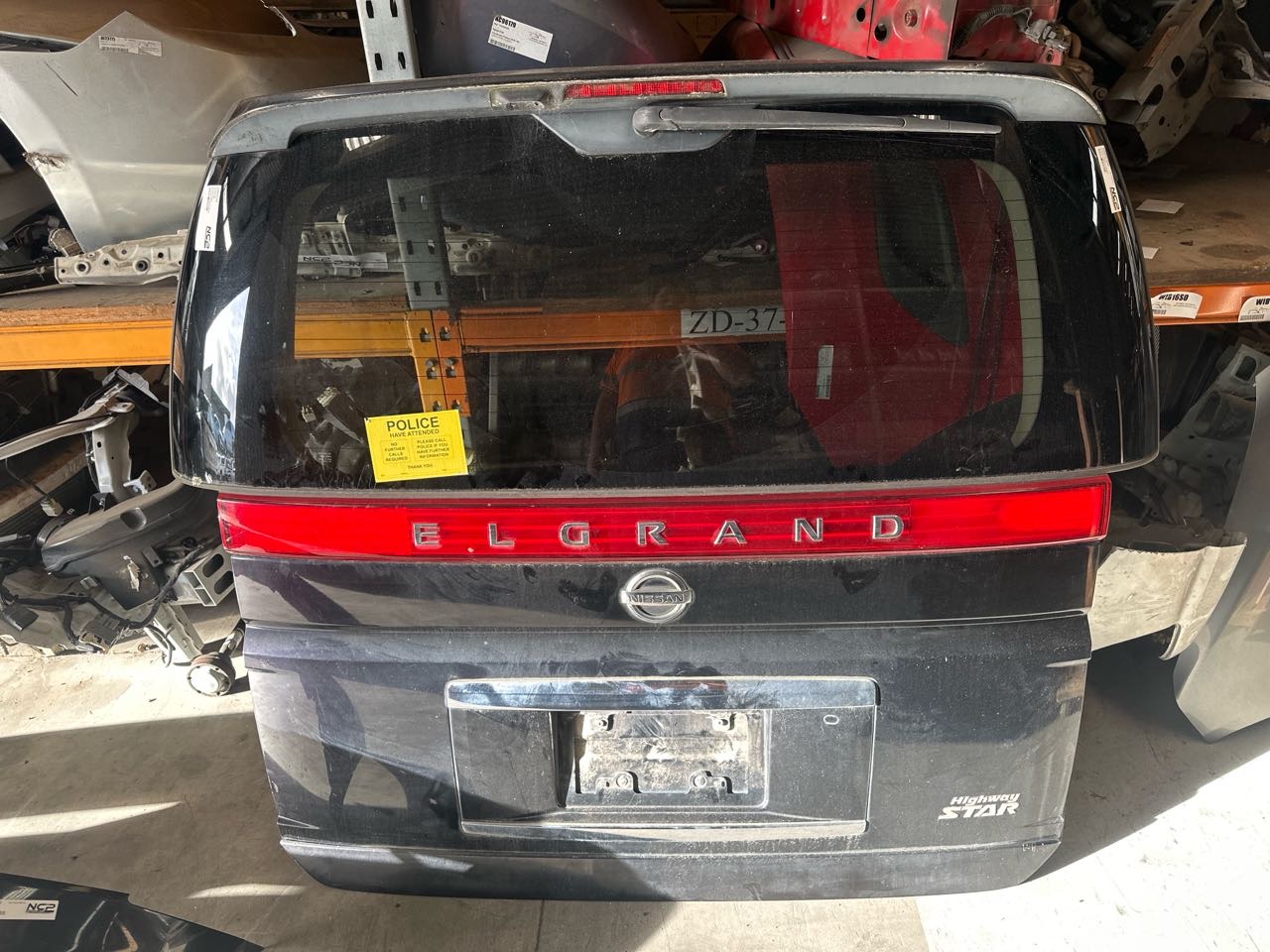Elgrand · E51 06/02-05/10